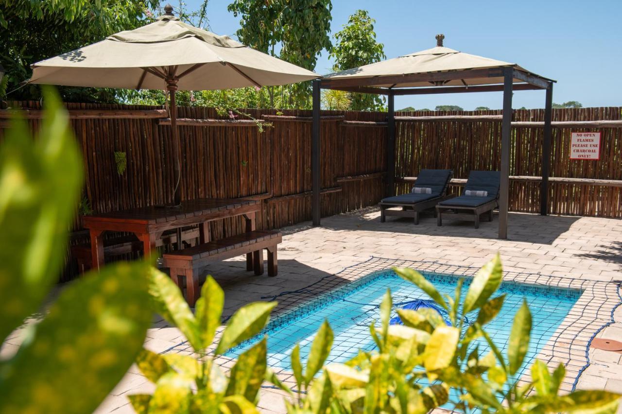 Monzi Safari Lodge St Lucia Exterior photo